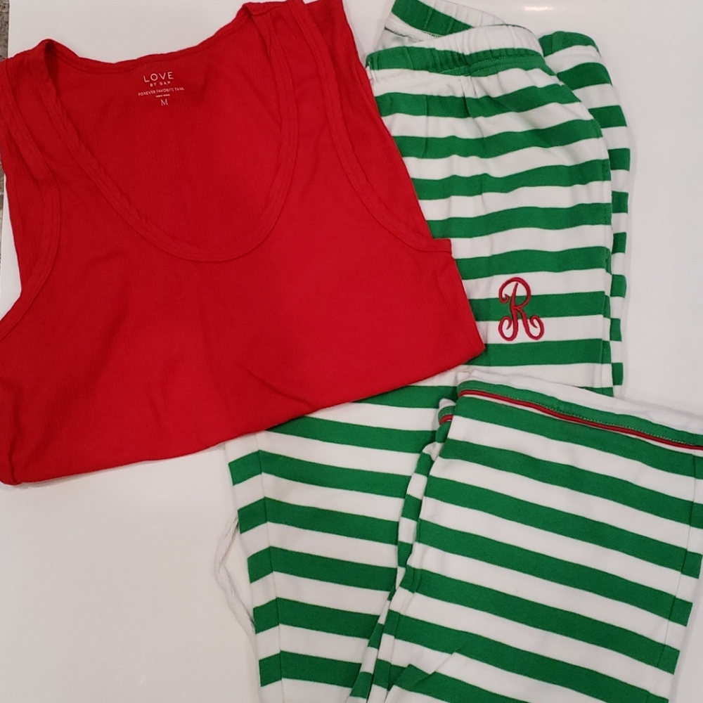 "R" monogrammed pajama pants